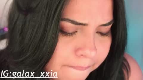  Elisabeth  IG galax xxia       online show from 10-30-25, 08:53