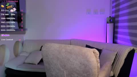 Snapshot of miss_ginebra_1 chatting on 10-21-25, 01:17 insta online show from 10-21-25, 01:17