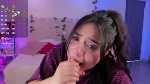 Snapshot of miss_ginebra_1 chatting on 10-28-25, 12:03 insta online show from 10-28-25, 12:03