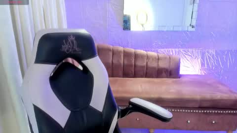 Snapshot of miss_isabella_m chatting on 04-30-26, 08:57 Isabella online show from 04-30-26, 08:57