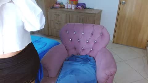 Isabella online show from 12-13-24, 11:02