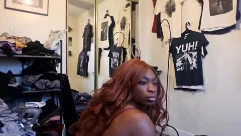 Snapshot of miss_ivory chatting on 02-17-26, 12:40 Miss Ivory online show from 02-17-26, 12:40