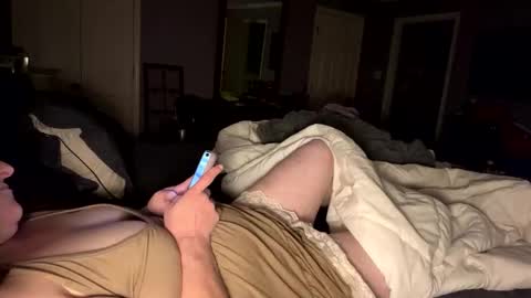 Snapshot of miss_kellyjo chatting on 12-18-25, 04:51 miss_kellyjo online show from 12-18-25, 04:51