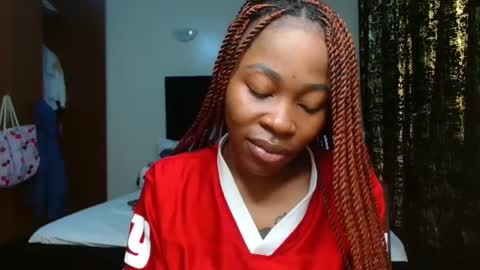 Miss Kiarrafit online show from 02-16-25, 09:59
