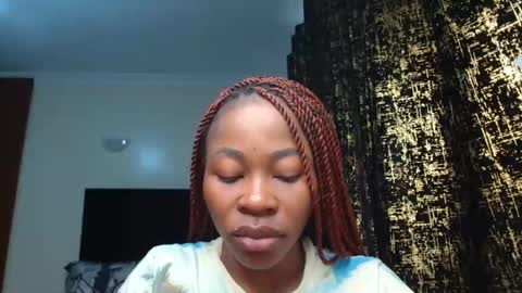 Miss Kiarrafit online show from 02-18-25, 01:11