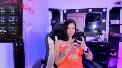 Snapshot of miss_kittyn chatting on 12-21-24, 04:30 Miss Kittyn online show from 12-21-24, 04:30