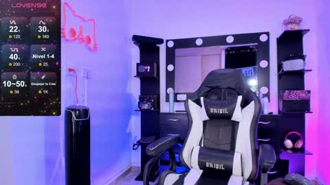 Snapshot of miss_kittyn chatting on 02-06-25, 04:21 Miss Kittyn online show from 02-06-25, 04:21