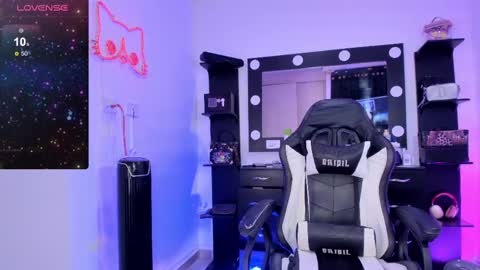 Snapshot of miss_kittyn chatting on 02-22-25, 04:07 Miss Kittyn online show from 02-22-25, 04:07