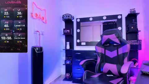 Snapshot of miss_kittyn chatting on 10-03-25, 01:02 Miss Kittyn online show from 10-03-25, 01:02