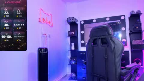 Snapshot of miss_kittyn chatting on 10-31-25, 06:09 Miss Kittyn online show from 10-31-25, 06:09