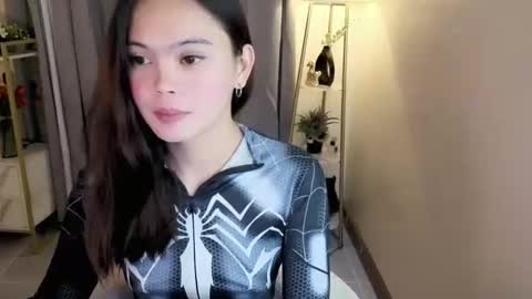 miss_kyrstyn online show from 04-18-26, 07:58