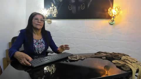 lucero online show from 02-09-25, 08:24