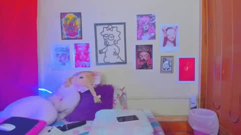 Snapshot of miss_meggaann chatting on 09-19-25, 12:45 MEGG online show from 09-19-25, 12:45