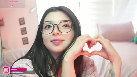 Snapshot of miss_meii chatting on 04-15-26, 07:58 Alejandra online show from 04-15-26, 07:58