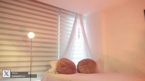 Snapshot of miss_meii chatting on 04-20-26, 10:22 Alejandra online show from 04-20-26, 10:22