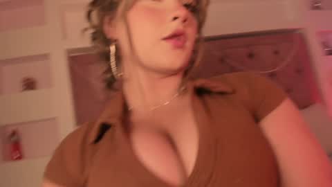 Snapshot of miss_melisaa chatting on 01-23-25, 01:35 Melissa online show from 01-23-25, 01:35