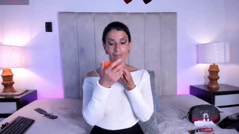 miss_milf_ online show from 05-06-26, 08:47
