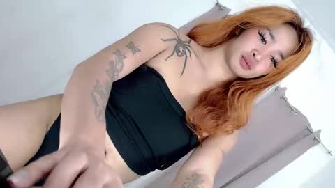 Snapshot of miss_mitchxx chatting on 04-10-26, 02:00 miss_mitchxx online show from 04-10-26, 02:00