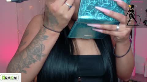 Snapshot of miss_scarllet chatting on 04-16-26, 01:12 100 thumbs up online show from 04-16-26, 01:12