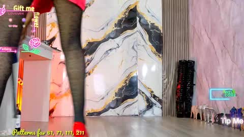 Snapshot of miss_shannell chatting on 10-10-25, 12:53 Shannell online show from 10-10-25, 12:53