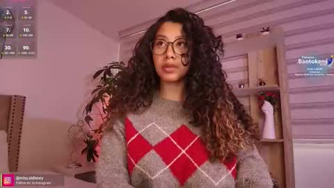 Amy Olivera online show from 10-07-25, 01:08