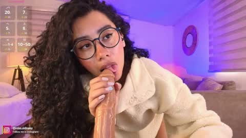 Snapshot of miss_sidney chatting on 04-01-26, 01:41 Amy Olivera online show from 04-01-26, 01:41