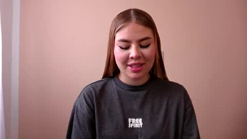 sophi 3 online show from 06-30-26, 05:25