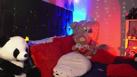 Sophie Cardenas ..... independent model online show from 01-08-25, 02:57