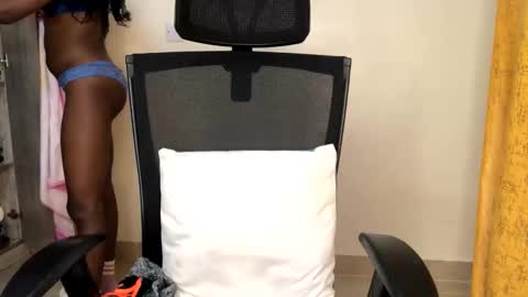 Snapshot of miss_squirts chatting on 03-24-26, 01:43 BELLAH online show from 03-24-26, 01:43