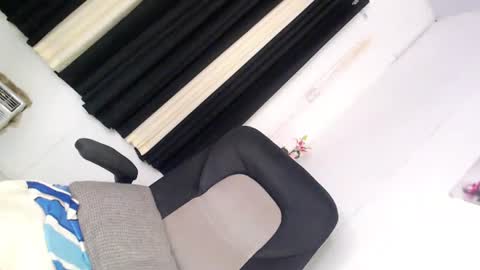 Snapshot of miss_sugar20 chatting on 08-09-26, 03:28 IM SUGAR online show from 08-09-26, 03:28