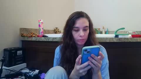 Bella online show from 10-18-25, 06:19