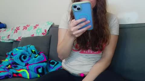 Bella online show from 10-28-25, 02:42