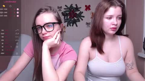 Snapshot of miss_sweetbb chatting on 12-30-24, 02:53 Bella online show from 12-30-24, 02:53