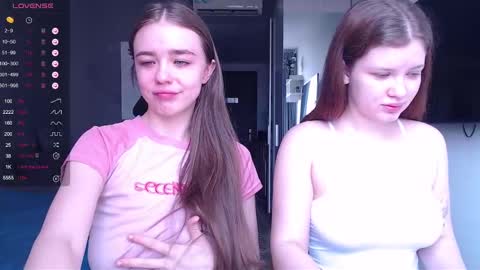 Snapshot of miss_sweetbb chatting on 01-25-25, 02:58 Bella online show from 01-25-25, 02:58