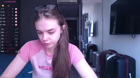 Snapshot of miss_sweetbb chatting on 01-26-25, 06:07 Bella online show from 01-26-25, 06:07