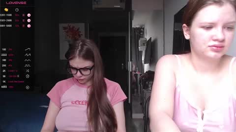 Snapshot of miss_sweetbb chatting on 02-03-25, 02:58 Bella online show from 02-03-25, 02:58