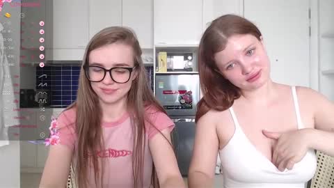 Snapshot of miss_sweetbb chatting on 02-13-25, 06:09 Bella online show from 02-13-25, 06:09