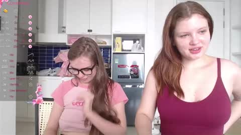 Snapshot of miss_sweetbb chatting on 02-14-25, 06:02 Bella online show from 02-14-25, 06:02