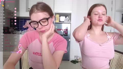 Snapshot of miss_sweetbb chatting on 02-15-25, 02:58 Bella online show from 02-15-25, 02:58