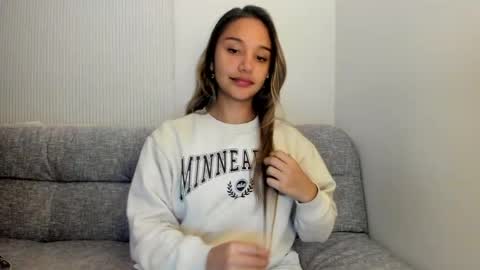 Snapshot of miss_taniac chatting on 04-25-26, 02:25 Miss Taniac online show from 04-25-26, 02:25
