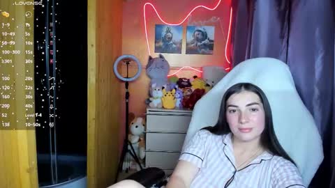 Snapshot of miss_tasy chatting on 09-23-25, 07:00 Melanie January 15th is my birthday there will be an interesting show online show from 09-23-25, 07:00