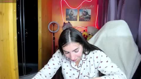 Snapshot of miss_tasy chatting on 10-01-25, 10:10 Melanie January 15th is my birthday there will be an interesting show online show from 10-01-25, 10:10