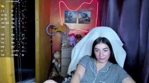 Snapshot of miss_tasy chatting on 11-18-25, 11:25 Melanie January 15th is my birthday there will be an interesting show online show from 11-18-25, 11:25