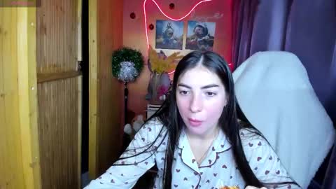 Snapshot of miss_tasy chatting on 12-18-25, 06:52 Melanie January 15th is my birthday there will be an interesting show online show from 12-18-25, 06:52