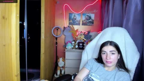 Snapshot of miss_tasy chatting on 05-28-26, 05:38 Melanie January 15th is my birthday there will be an interesting show online show from 05-28-26, 05:38