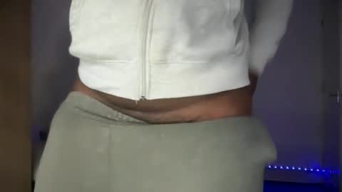 miss_tia_xo online show from 09-17-25, 04:08