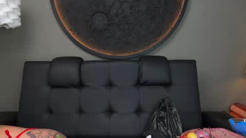 Snapshot of miss_vaiolette chatting on 10-02-25, 11:06 Vaiolette online show from 10-02-25, 11:06