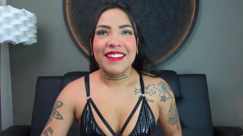 Snapshot of miss_vaiolette chatting on 10-11-25, 11:09 Vaiolette online show from 10-11-25, 11:09