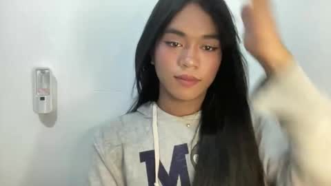 miss_veron_xoxo online show from 05-08-26, 08:25