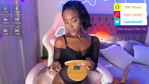Tay Tay Independent Model   online show from 02-12-25, 08:38